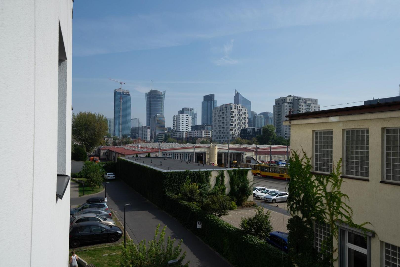 Skierniewicka Apt - Parking, Workspace, Balcony - By Rentujemy Варшава Экстерьер фото
