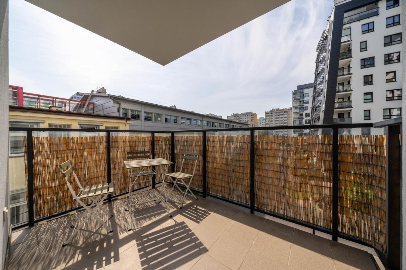 Skierniewicka Apt - Parking, Workspace, Balcony - By Rentujemy Варшава Экстерьер фото